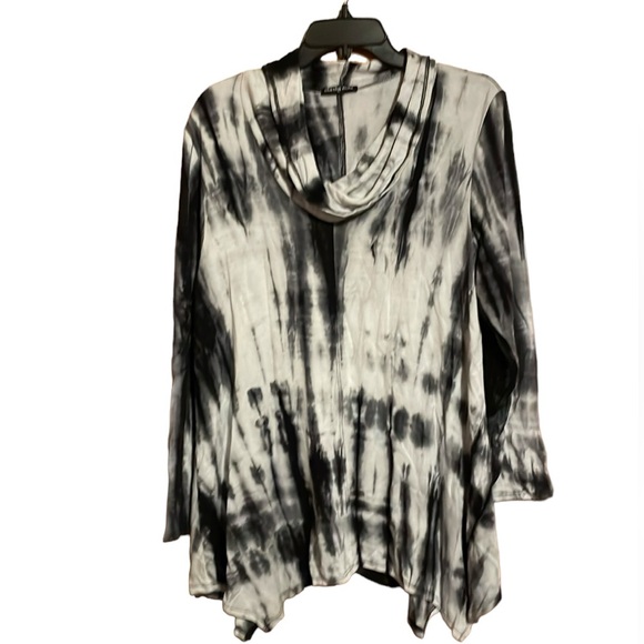 •CHA CHA VENTE•BLACK & GRAY TIE-DYE RAYON/SPANDEX COWL NECK & SHARK BITE BLOUSE - Picture 1 of 9
